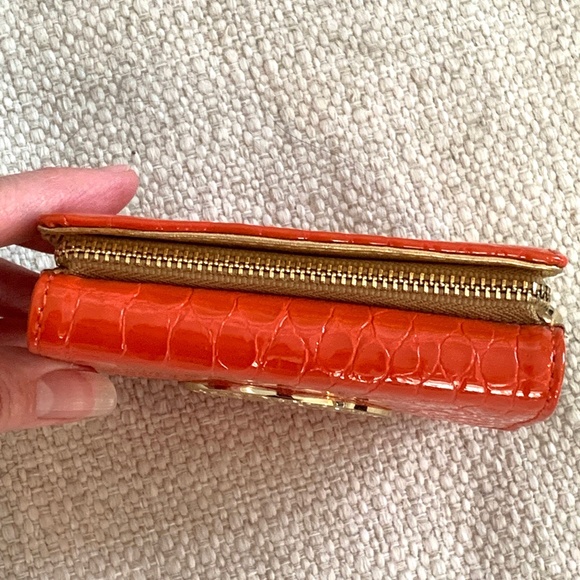 Stuart Weitzman Wallet Mandarian Croc Patent - New with Box - Picture 8 of 10